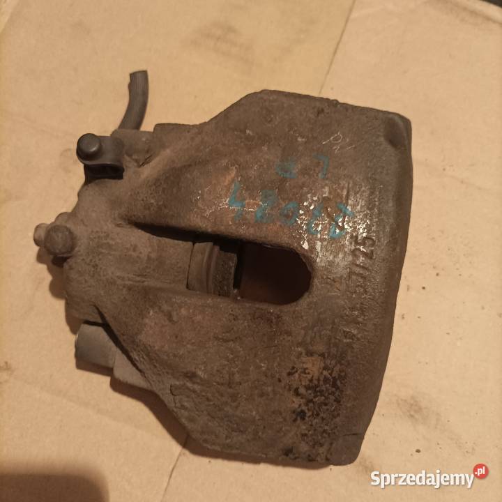 Jarzmo zaciski przód Opel Vectra B