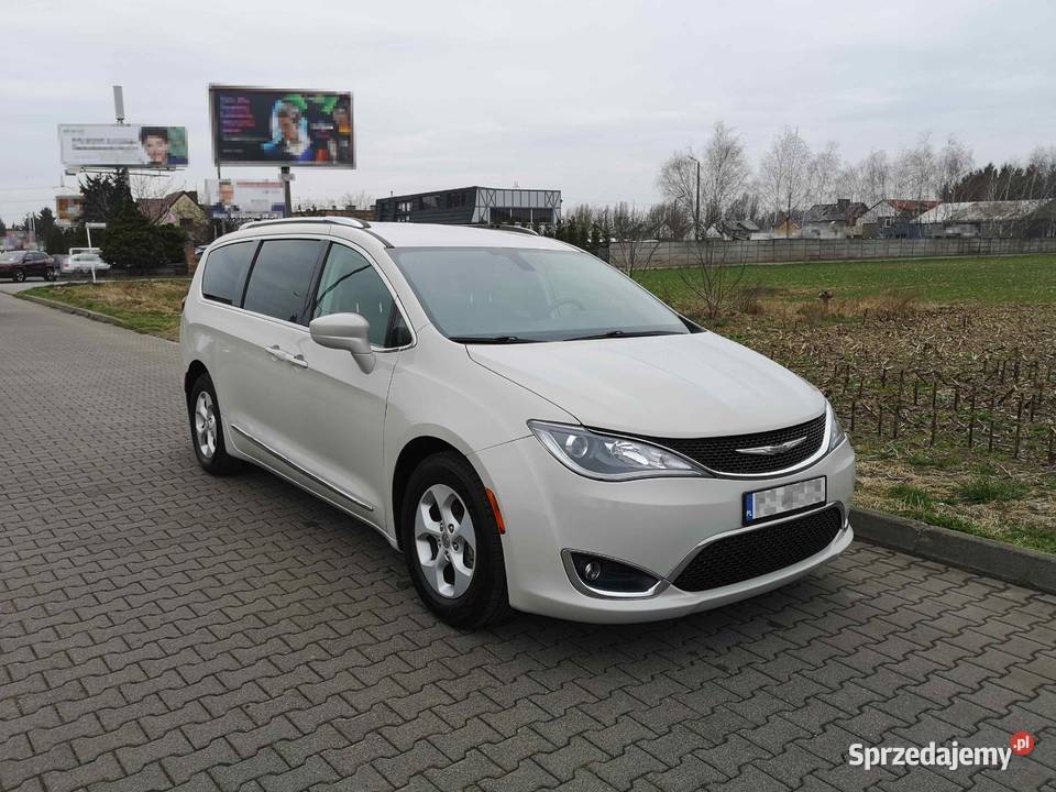 Chrysler Pacifica TouringL Plus 8 osobowa elektryczne szyby sprzedam