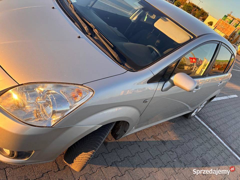 Toyota Corolla Verso 18 Sol 7os MMT Kamionki