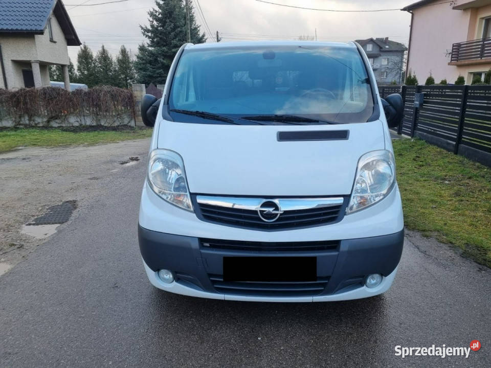 Opel Vivaro 25 CDTI 146 Niski przebieg Klima