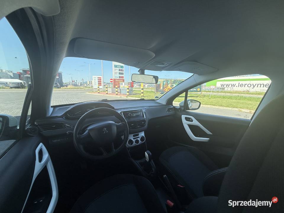 Peugeot 208 10 50 kW 2015 niski przebieg 35 000 manualna Krosno sprzedam