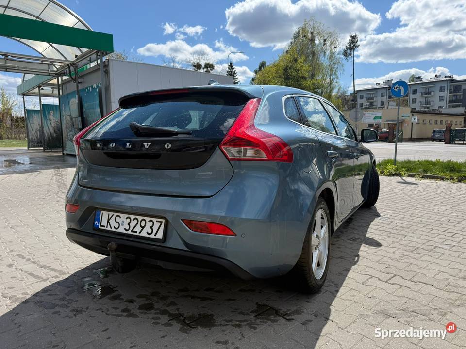 Volvo V40 wersja momentum 16 diesel 115 bogato Volvo lubelskie