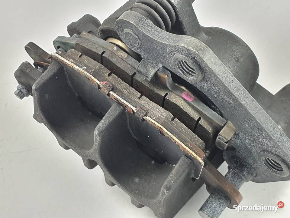 Zacisk Hamulcowy Przod Suzuki Gsr 750 Zaciski