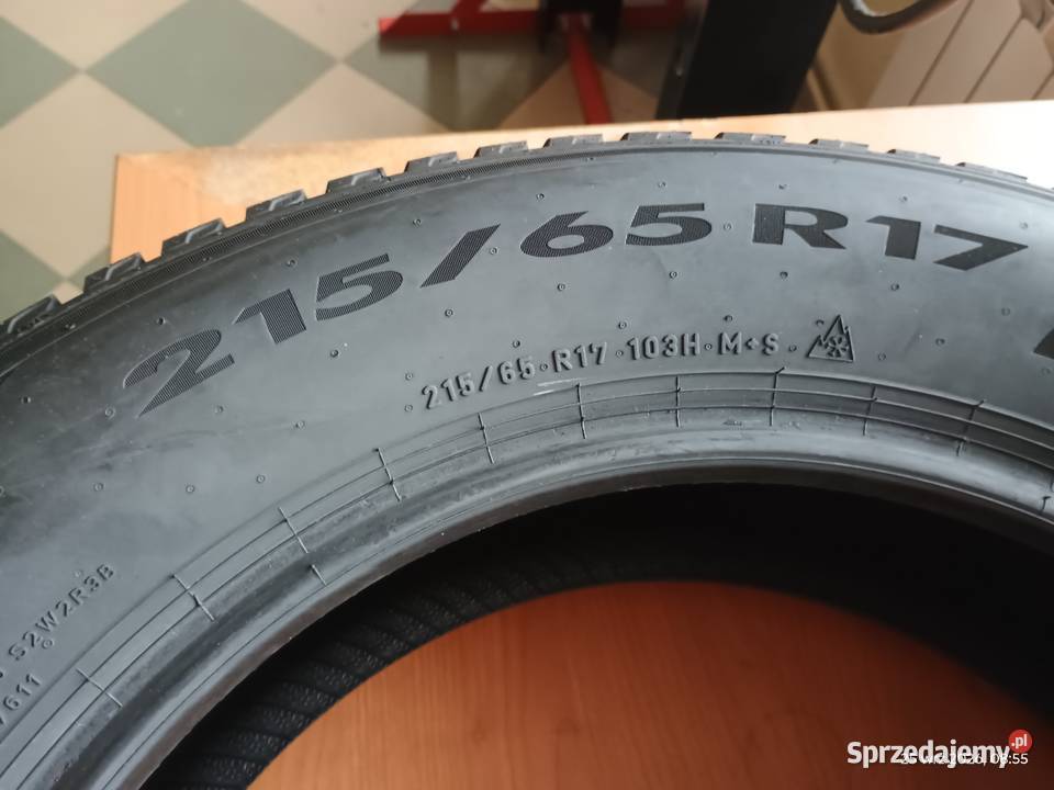 Opony zimowe PIRELLI POWERGY 215 65 17 2025 NOWE Dobryniów