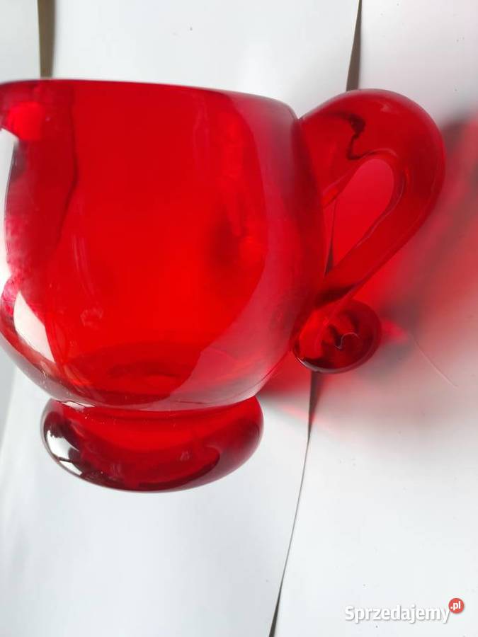 Mały dzbanek pucharek grube szkło czerwone PRL Pozostałe dolnośląskie Wrocław sprzedam