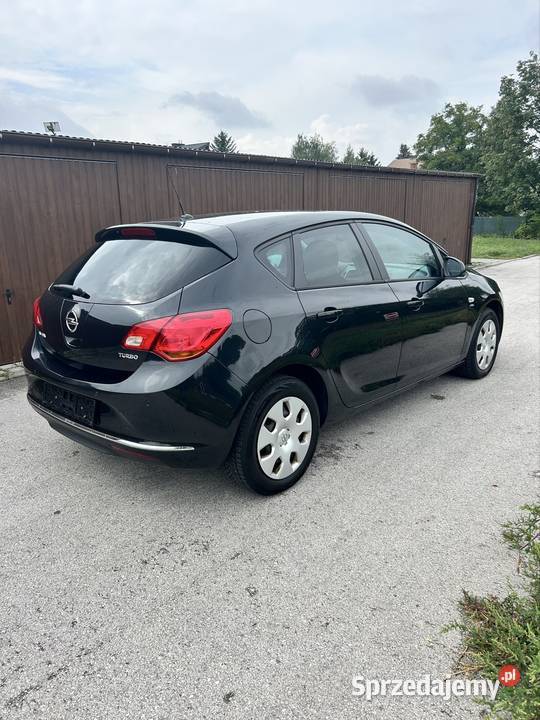 Opel Astra 14 turbo 140 2013