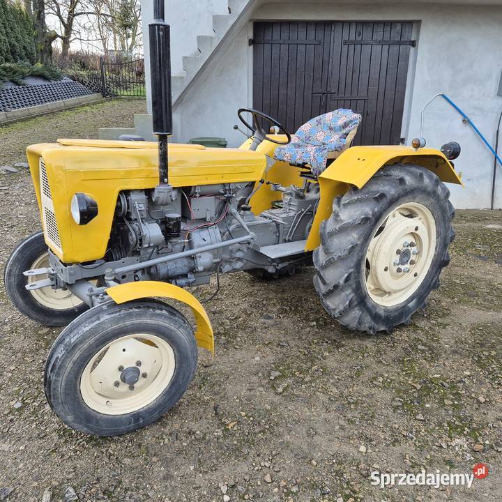 Ciągnik rolniczy Ursus C330