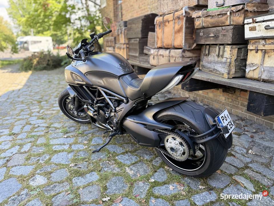 Ducati Diavel Carbon 2016 czterosuwowy Trzcianka sprzedam