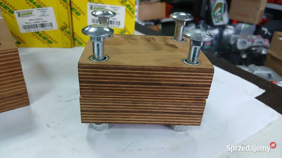 Panewka drewniana ze śrubami wytrząsacza Claas Radomsko