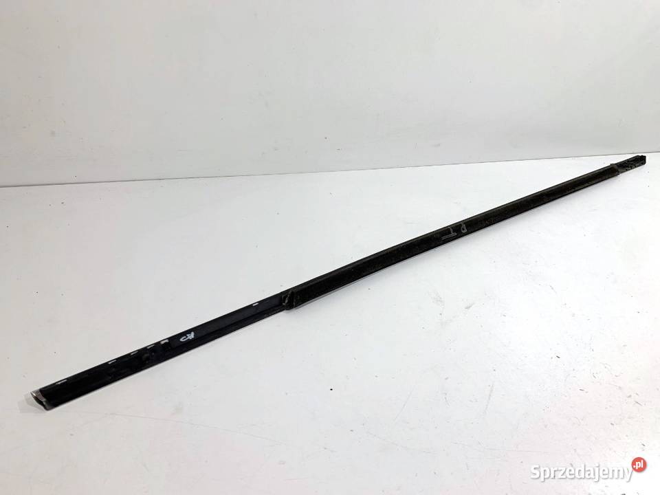 LISTWA ZGARNIAJĄCA TYŁ PRAWY JAGUAR FPACE Listwy