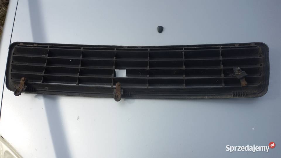 Gril przedni AUDI 80B4 sport Rok produkcji 1994 Motoryzacja warmińsko-mazurskie Elbląg