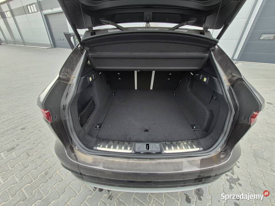 Syndyk sprzeda Jaguar FPACE FPace MY23 20D I4 F-Pace Warszawa