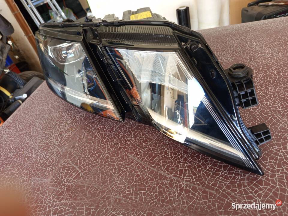 Lampa przednia prawa Skoda Octavia 3 lift full prawe Bolesławiec