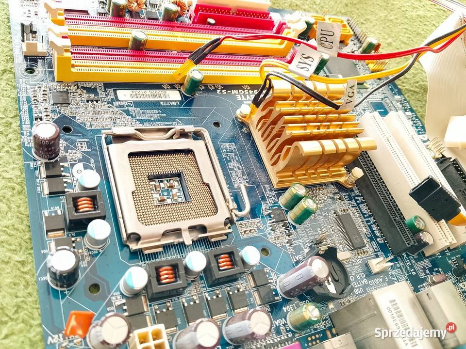 Płyta główna Gigabyte z procesorem Intel Celeron sprzedam
