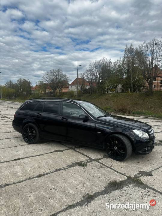 MercedesBenz c200 czarny sprzedam