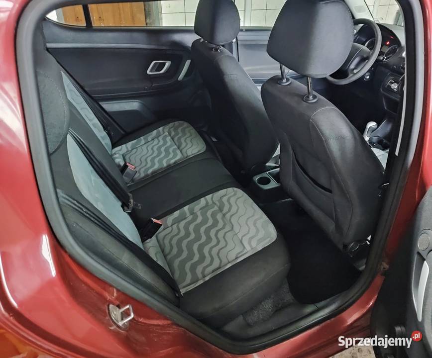 Ładna nie zgnita Skoda Fabia II 12 benzyna z elektryczne szyby Domaradz