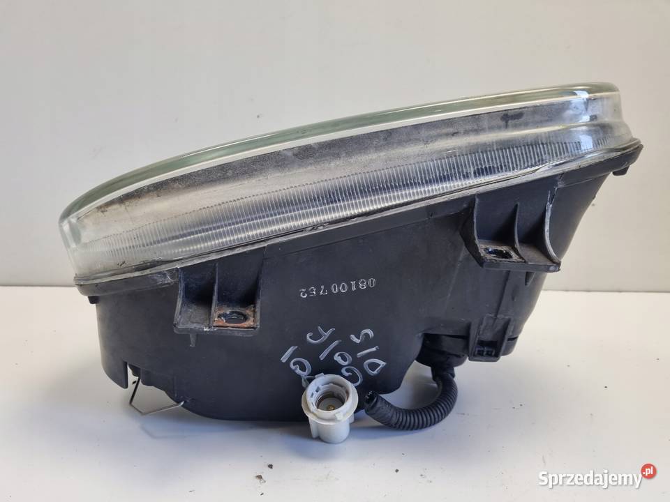 VW Golf IV 9703r PRZEDNIA LAMPA PRAWA prawy Janów