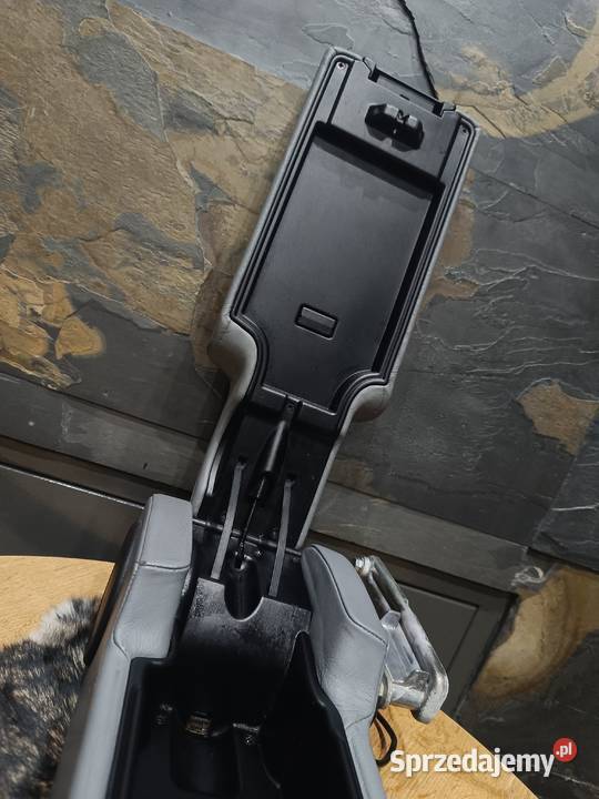 Podłokietnik schowek Mercedes w124 Mercedes c124 zachodniopomorskie Biały Bór