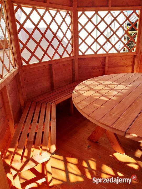 Duża ośmiokątna altana ogrodowa z ławami i Skoczów