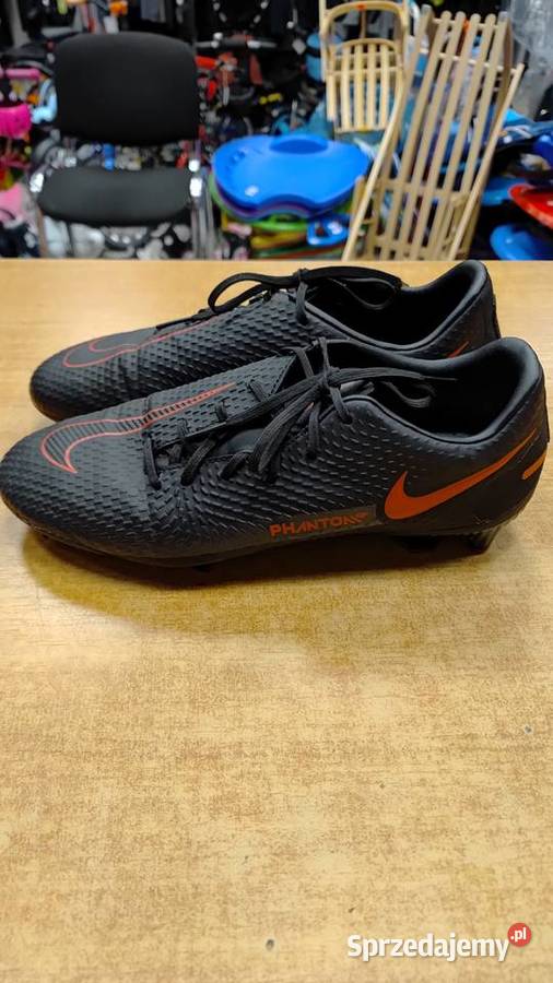 Buty piłkarskie Nike korki podkarpackie