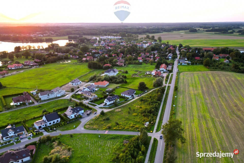 Teren pod zabudowę jednorodzinną z usługami Tomaszkowo