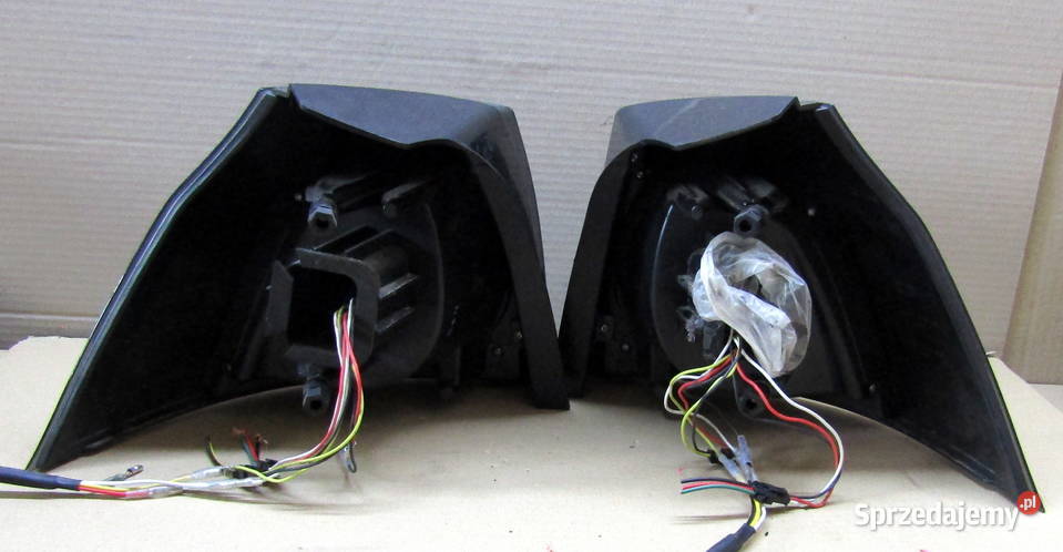 LAMPA TYLNA PRAWALEWA VW GOLF V CZARNA łódzkie Mysłaków