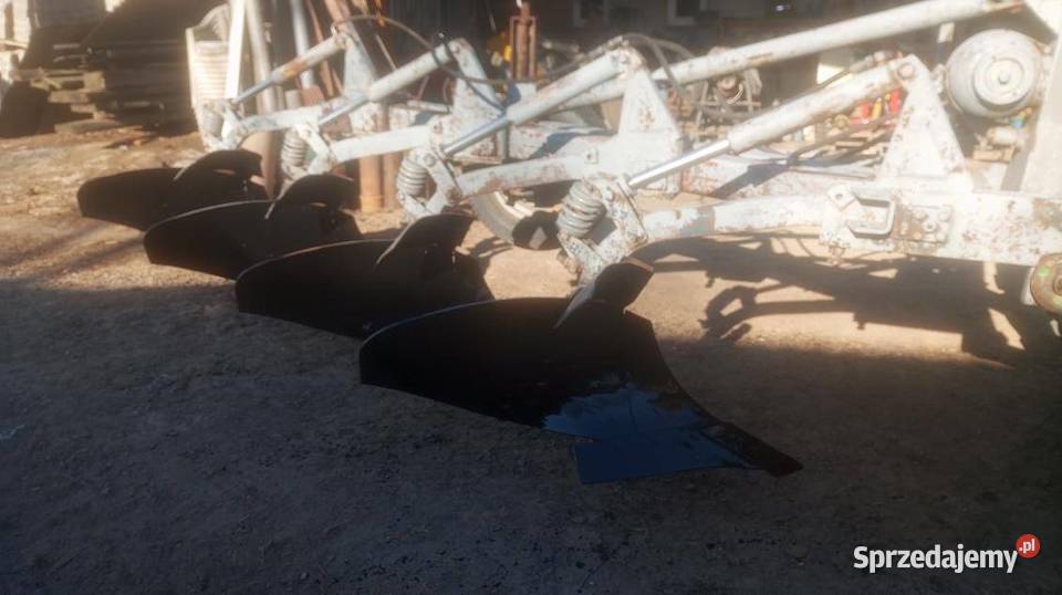 Pług 4 skibowy na zabezpieczeniu hydraulicznym Zgierz