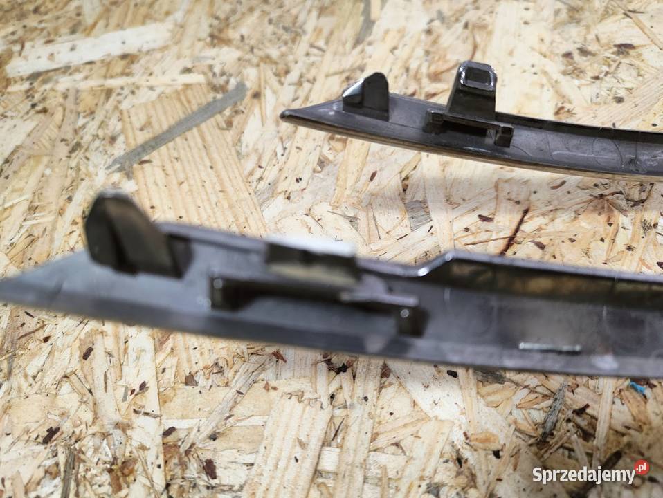 Ramka Chrom Lampy Prawy Przód Citroen C4 Picasso osobowe Pleszew