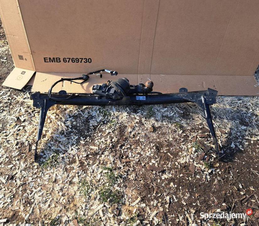 Hak Holowniczy Audi Q3 Q3 II F3 83A800495