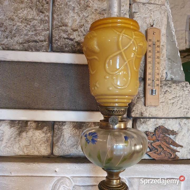 Sprawna masywnakamienna lampa naftowawys 90 Wrocław