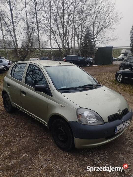 Toyota Yaris 5 drzwi idealna na miasto 3200 PLN nieuszkodzony Kraków