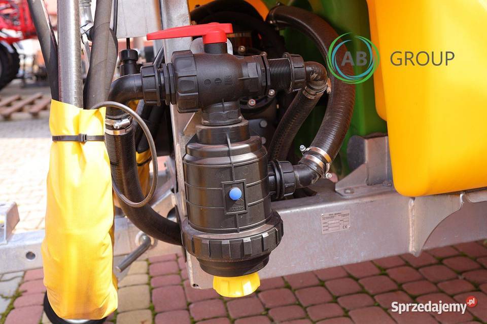 opryskiwacz sadowniczy ciągany 1500 L Rzędziany