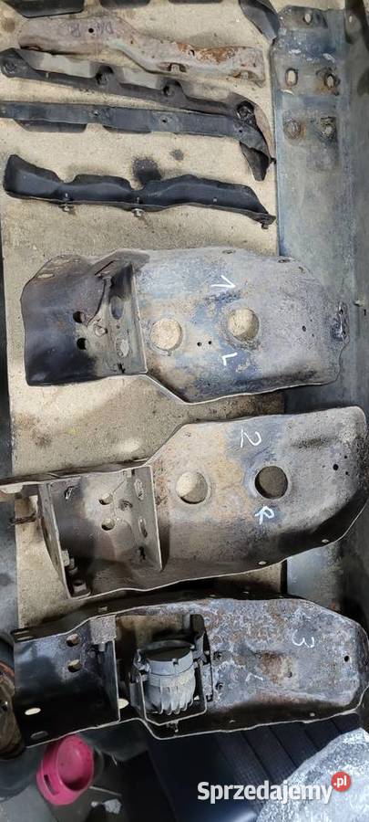 Halogen w zderzak Mitsubishi Pajero II lift wielkopolskie Skórzewo sprzedam