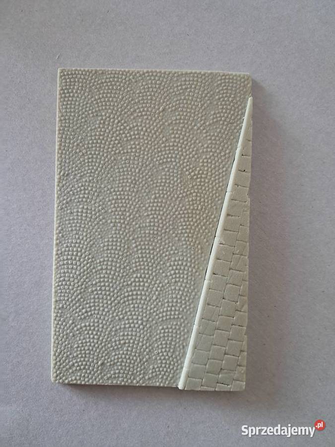 Podstawki ze strukturą na modele