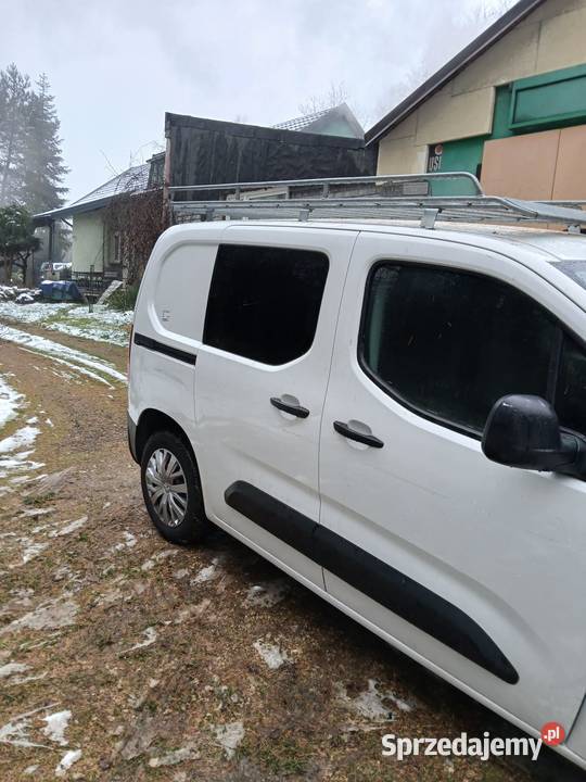 Peugeot Partner lekko uszkodzony klima navi mały 130KM Częstochowa