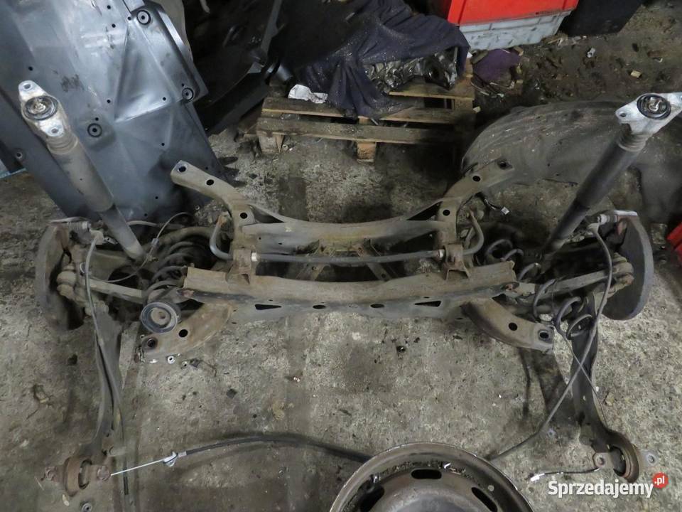 BELKA ZAWIESZENIA OŚ TYŁ MAZDA 3 BM SEDAN 13