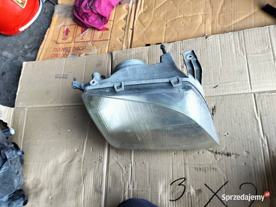 LAMPA PRZEDNIA PRZÓD PRAWA SUBARU JUSTY Kamień-Kolonia