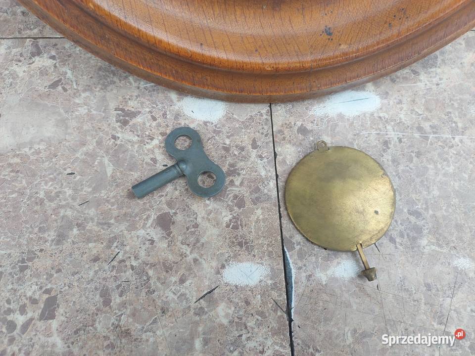 Stary okrągły zegar ścienny klubowy przedwojenny