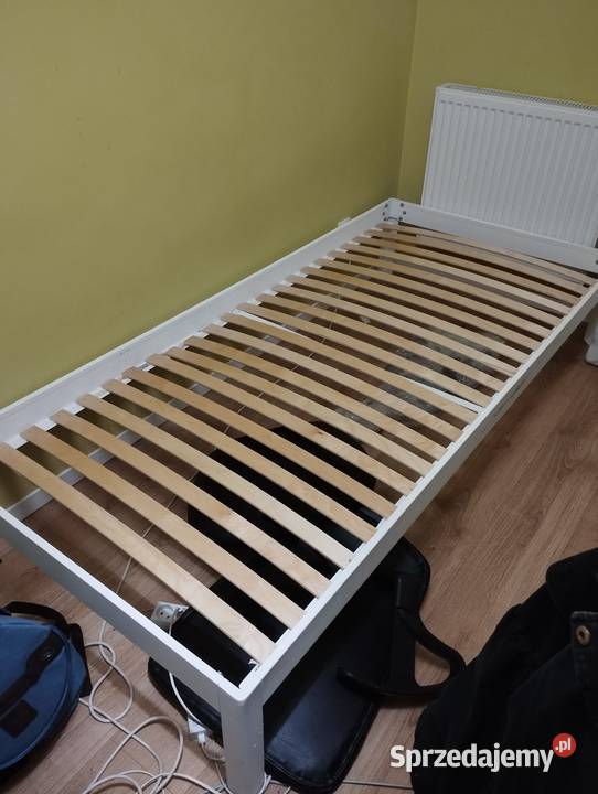 Łóżko Jysk metalowa rama 90x200