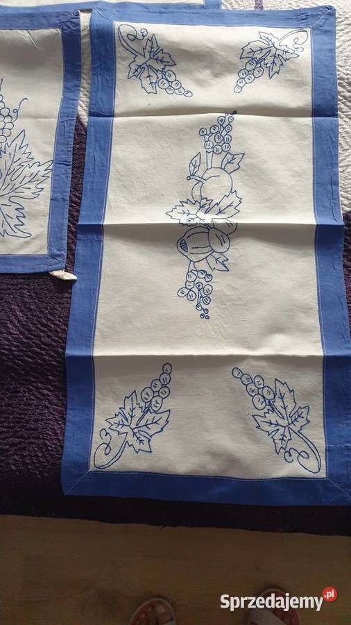 Stare tkaniny ozdobne haftowane do przedwojennej Poznań sprzedam