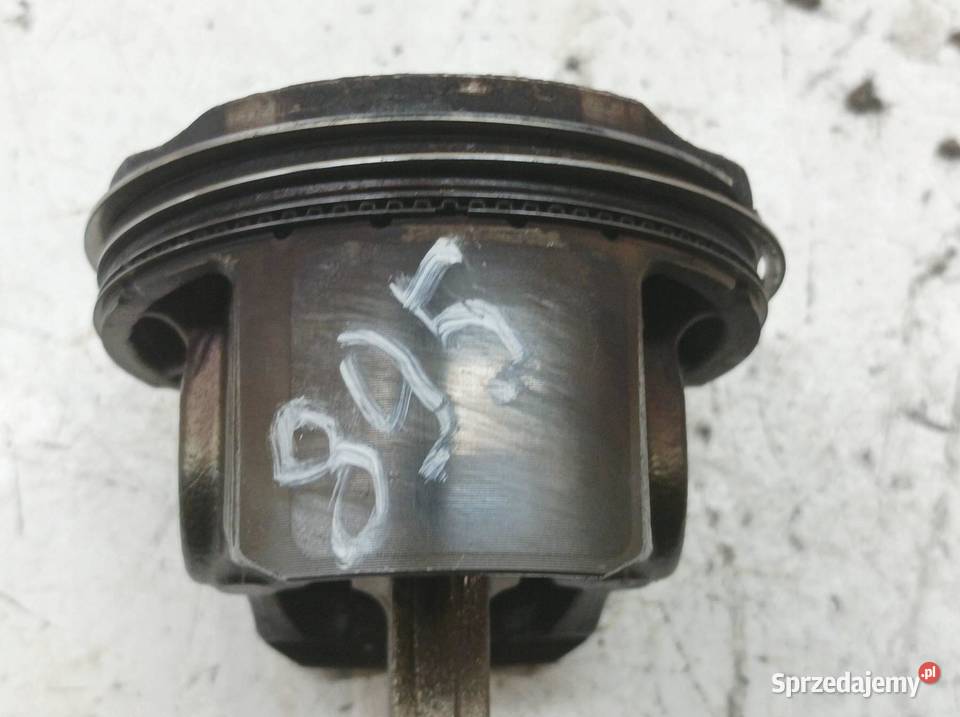 TŁOK KORBOWÓD 16 16V VVTI Toyota Corolla XI 2013 Motoryzacja