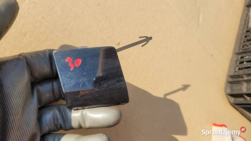 RENAULT CLIO IV 4 LIFT 16 ZAŚLEPKA HAKA ZDERZAKA osobowe Ruda Śląska sprzedam