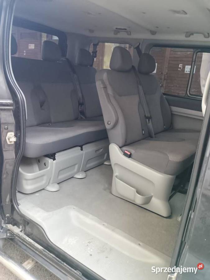 Opel Vivaro 20 8Osób Rok produkcji 2012 małopolskie