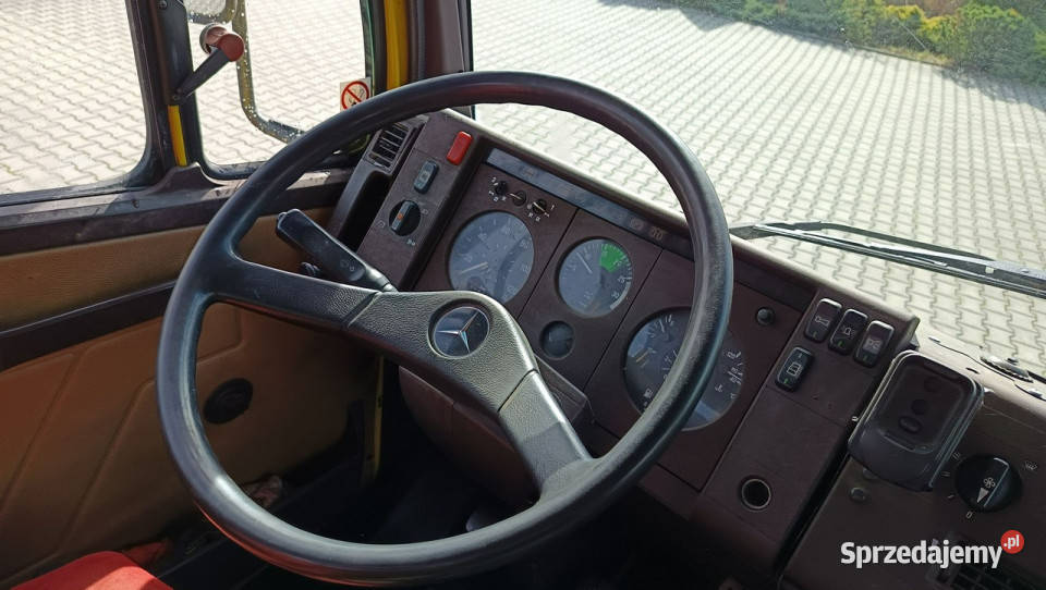 Mercedes 1317 Pomoc Drogowa Laweta HDS motyl Nowy Sącz