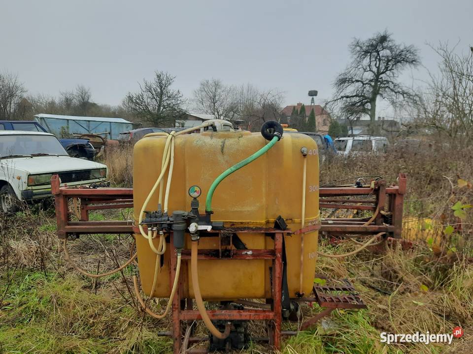 Opryskiwacz zawieszany rolniczy