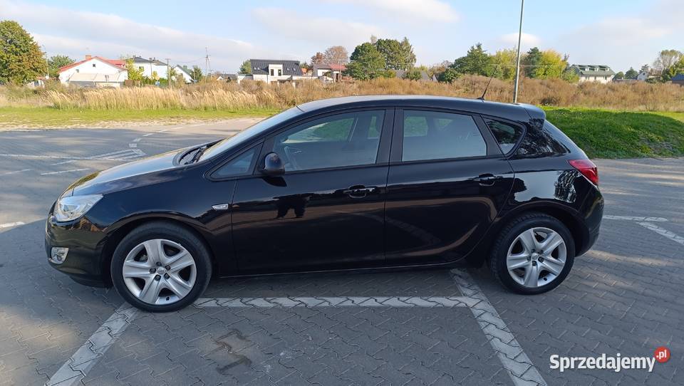 Opel astra 14 benzyna super stan pakiet zimowy Łuków