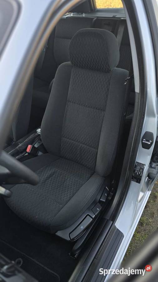 BMW 3 E46 318i Touring 19 benzyna stan NIE gruz welurowa tapicerka Opole