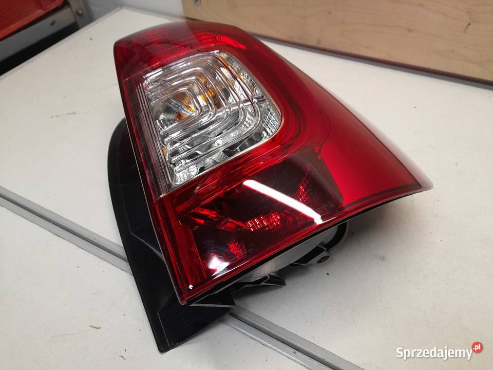LAMPA TYLNA PRAWA DACIA LOGAN MCV II osobowe zachodniopomorskie