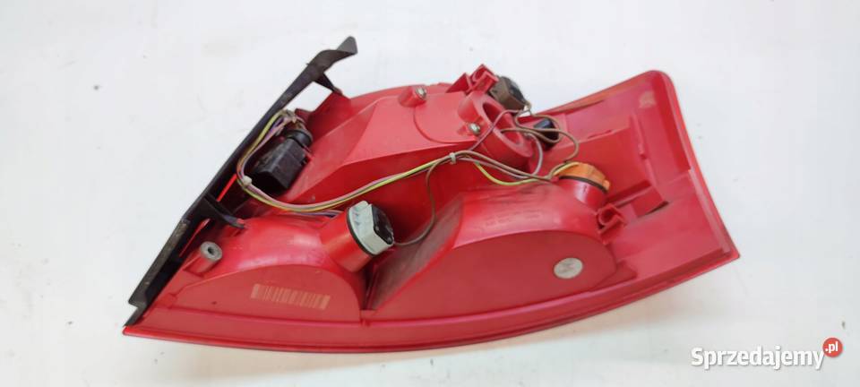 LAMPA LEWY TYŁ AUDI A4 B7 CABRIO 8H0945095D osobowe Przystajń sprzedam