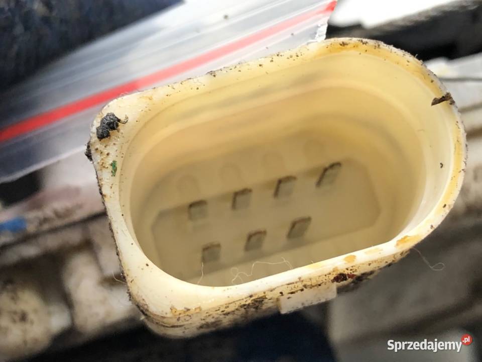 ZAMEK DRZWI PRAWY TYŁ AUDI A6 C6 Hatchback 0411 Karoseria podkarpackie